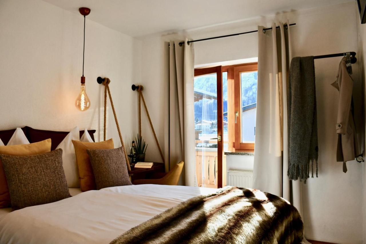 Boutique Hotel Pinzgauerhof Kaprun Room photo